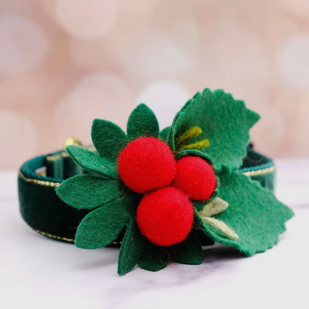 Mimi Green Holiday Holly Collar Flower