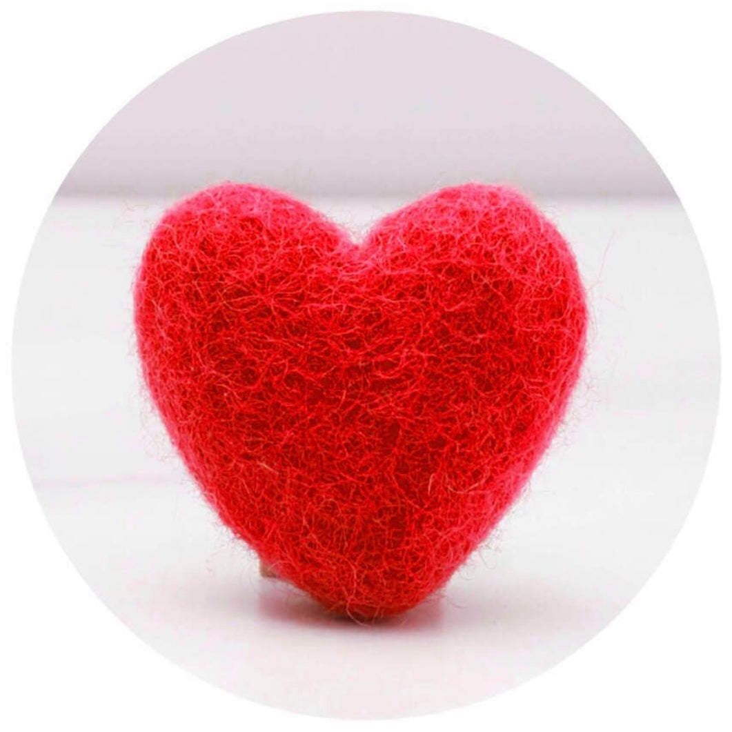 Mimi Green Valentine Heart Collar Accessory