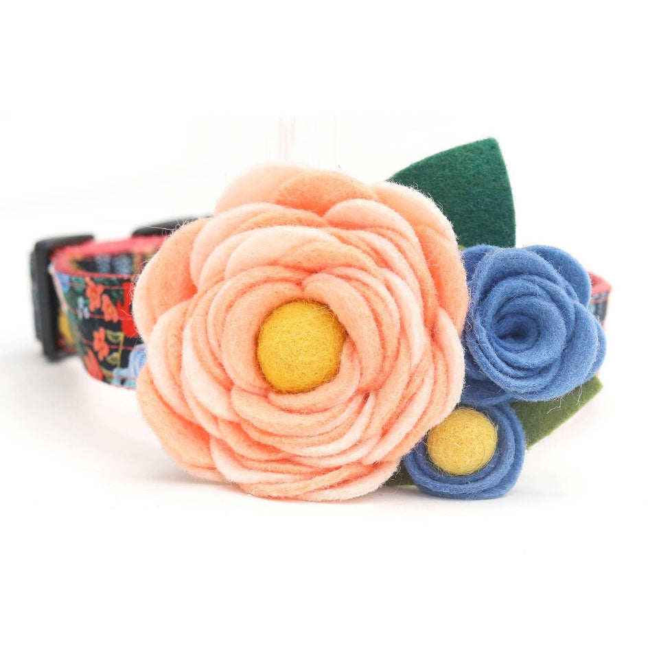 Mimi Green Mae Dog Collar Corsage